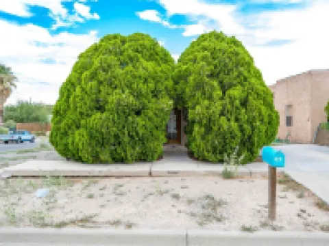 Casa de Colores - Cheerful 1 Bed, Full Bath House Hotels in Truth or Consequences