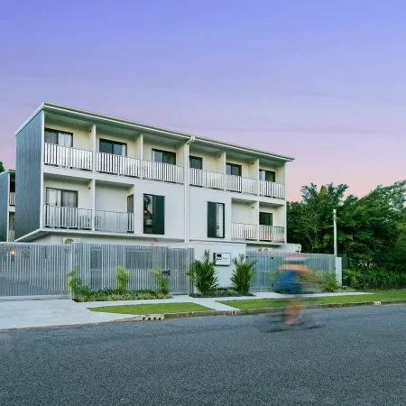 Redhill Cairns Living - Pembroke St