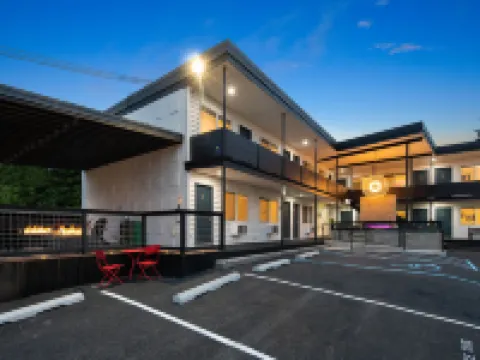 Hotel McCoy - Art, Coffee, Beer, Wine Hotels in Pullman