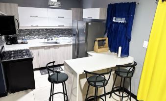 Cozy Crib 5Mins from the Airport
