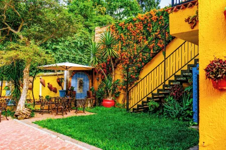 Posada las Margaritas Отели рядом с достопримечательностью «Calle Peatonal Independencia Centro Tlaquepaque»