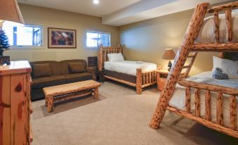 Thunder Ridge by Fernie Lodging CO
