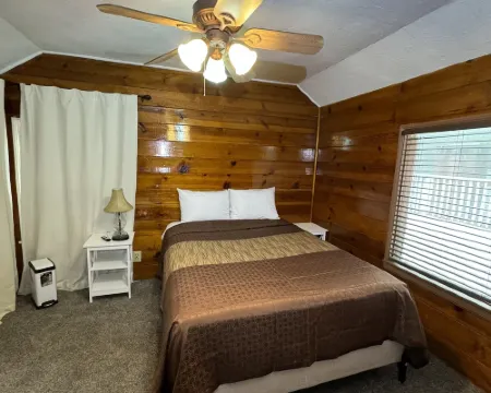 Crest Lodge Historic Mountain Inn Hotels in Crestline