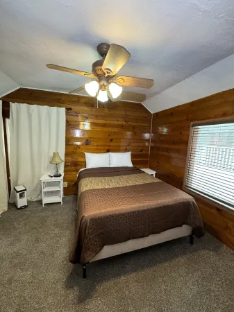 Crest Lodge Historic Mountain Inn Отели в г. Крестлайн