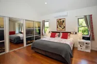 Witches Falls Cottages Hotels in Mount Tamborine