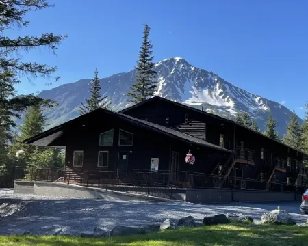 Spruce Lodge Hotels in Seward
