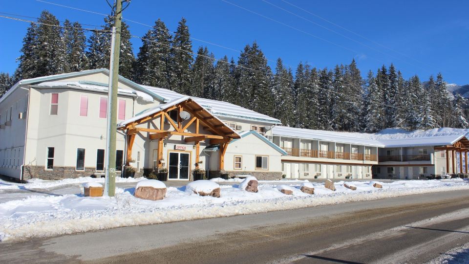 Golden Village Lodge