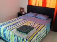 Casa 4 恩裡克奧拉亞埃雷拉機場附近的飯店