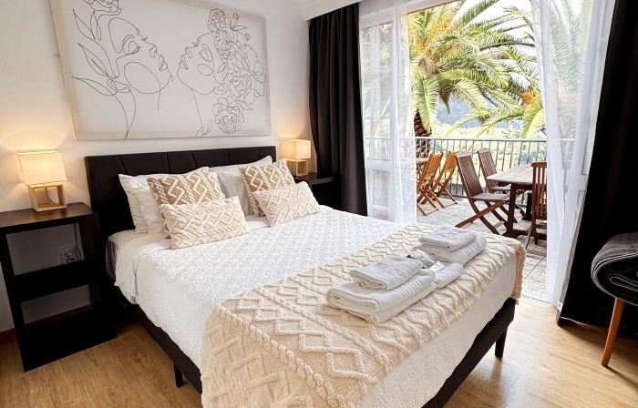 Gardens Guest House-Hostel