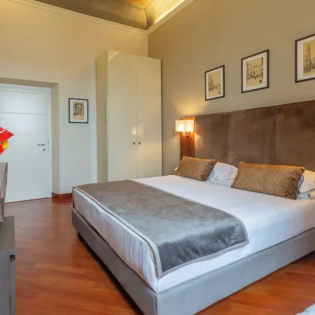 Hotel Embassy