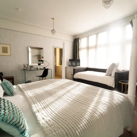 Brooks Guesthouse Bath Hotels in Bath