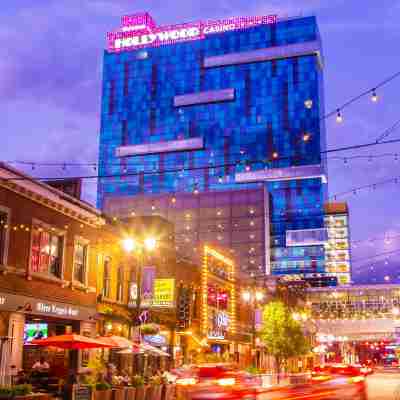 ハリウッド カジノ アット グリークタウン Hotel Exterior