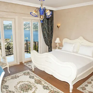 Swan Lake Hotel - Adult Only