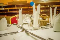 Eland Safari Hotel Nyeri - พร้อมอาหารเช้า