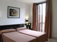 Hotel Monegal Hotels near Parking MACBA