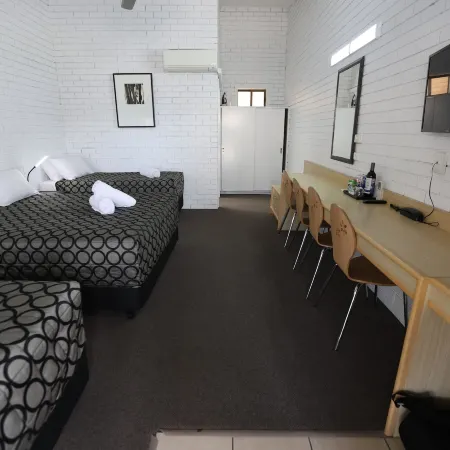 The Town House Motor Inn
