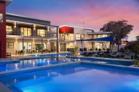 Middle Rock Holiday Resort Anna Bay Hotels in Salamander Bay