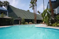 Hotel Current - Pool