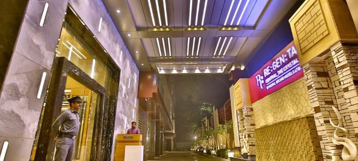 Regenta Central the Crystal Kanpur, โรงแรมในกานปุระ