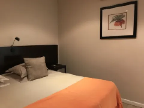 VJ's Guesthouse and Restaurant Hotels in Uitenhage