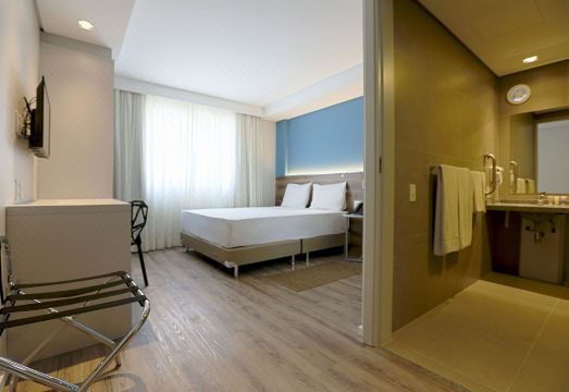 3. 컴포트 호텔 과..