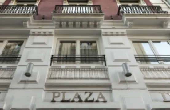 Petit Palace Plaza de la Reina Hoteles cerca de La Lonja de la Seda de Valencia