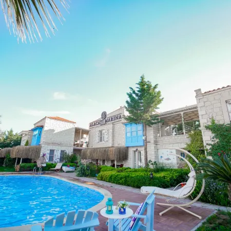 Alacati Marina Palace