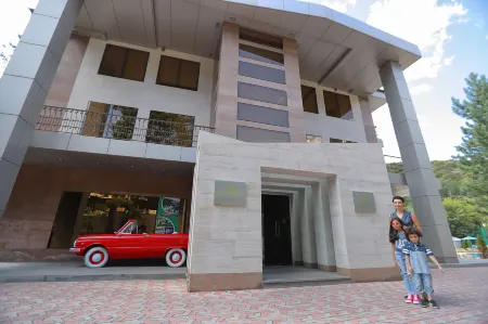 Aghveran Ararat Resort Hotel Отели в г. Аргел