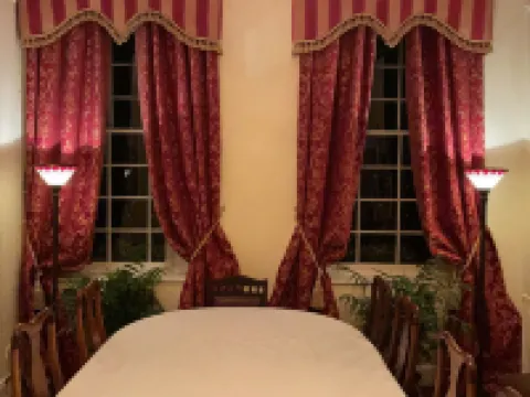 インチ スクールハウス - イベント レジデンス ダウンパトリックのホテル