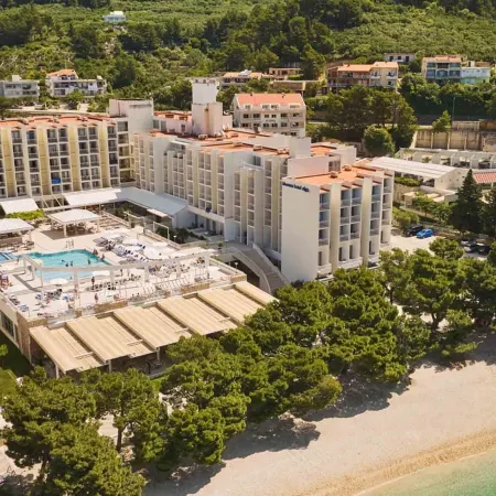 Bluesun Hotel Alga Отели рядом с достопримечательностью «Пляж Сент-Петер»