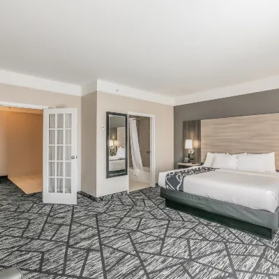 La Quinta Inn & Suites by Wyndham Granbury Hotels near Shanley Park Sculpture Garden