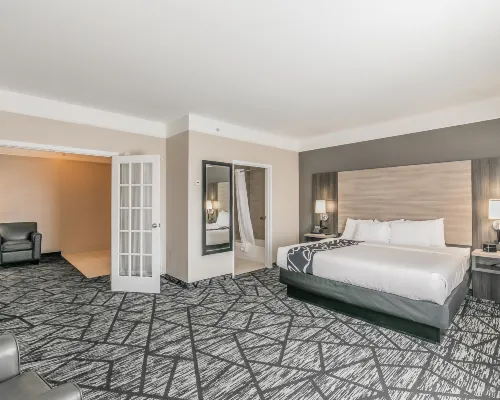 La Quinta Inn & Suites by Wyndham Granbury Hotels in Hood County