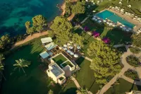 The St. Regis Mardavall Mallorca Resort Các khách sạn gần Naveta Alemany