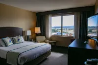 Swinomish Casino & Lodge Hotels near Little Cranberry Lake: A Avenue Trailhead