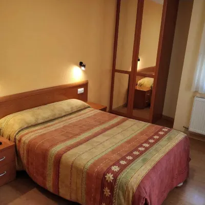 Hostal Hispanico II Hotels near Salamanca Train Station