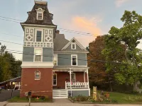 Cheney House Bed & Breakfast - Bed and Breakfasts