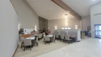 Clarion Pointe Louisville East - Frühstück