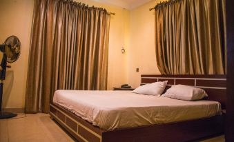 Taverna Guest House
