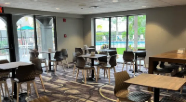 La Quinta Inn & Suites by Wyndham Ft Lauderdale Cypress Cr
