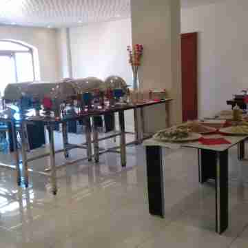 Al Sadarah Hotel Apartments Dining/Meeting Rooms