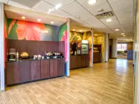 Fairfield by Marriott Inn & Suites Edmond - breakfast