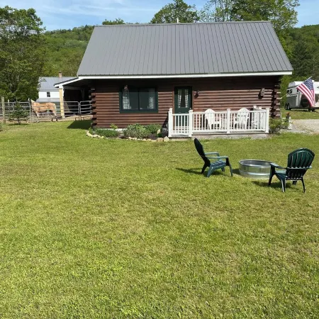 Cozy Vermont Cabin at Trail End Ranch! the Best of VT is All Around You!