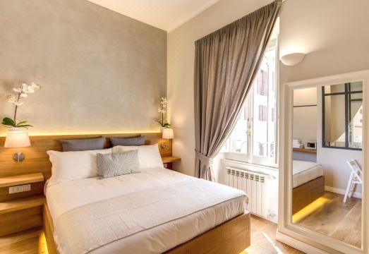 더 스패니쉬 스위트 캄포 데 피오리 객실 내부