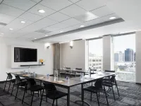 Alt Hotel Winnipeg Отели рядом с достопримечательностью «Стадион «Шо Парк»»