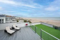Beach View Breeze Family Holiday Home on the Shore