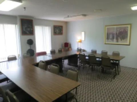 美庭院套房酒店-山城 約翰遜縣酒店