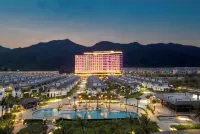 Wyndham Garden Sonasea Van Don Hotels near Van Don International Airport
