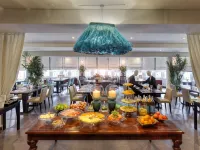 Hotel Inglaterra - Charme & Boutique Hotel dekat Pantai Poca