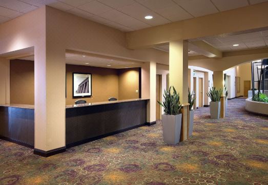 엠버시 스위트 객실