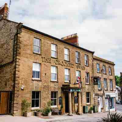 The Crooked Swan Hotel Exterior